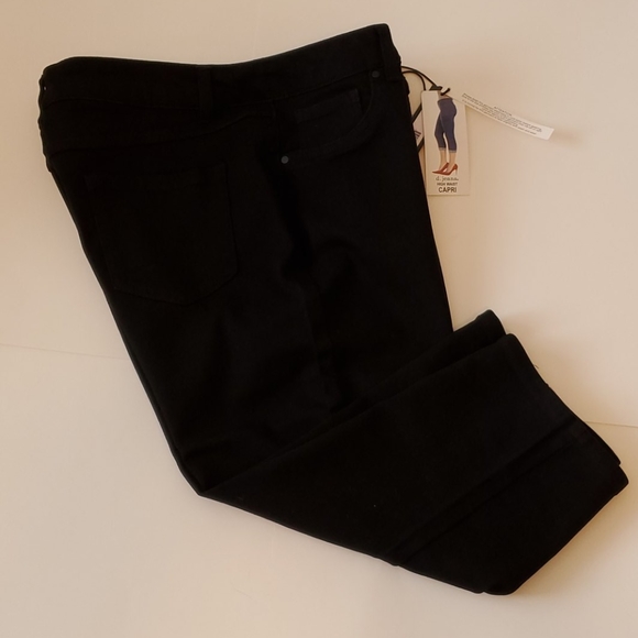 d. jeans Pants - d. jeans Black Capris NWT 16